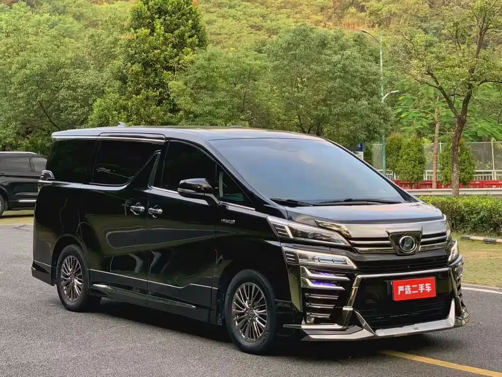 Toyota Vellfire — фото 3