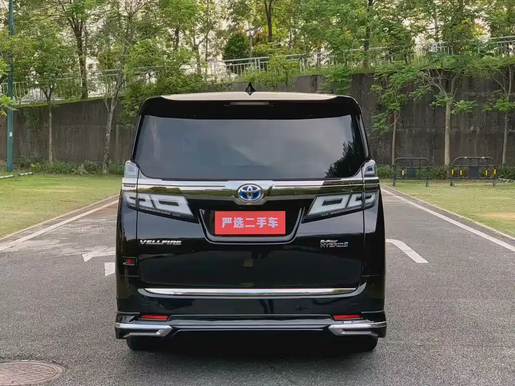 Toyota Vellfire — фото 8