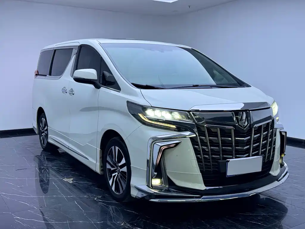 Toyota Alphard — фото 3