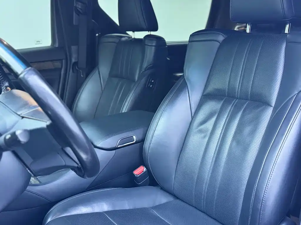 Toyota Alphard — фото 5