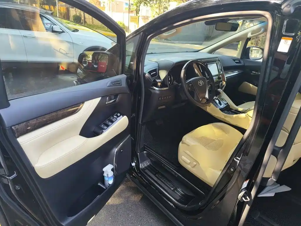 Toyota Vellfire — фото 17