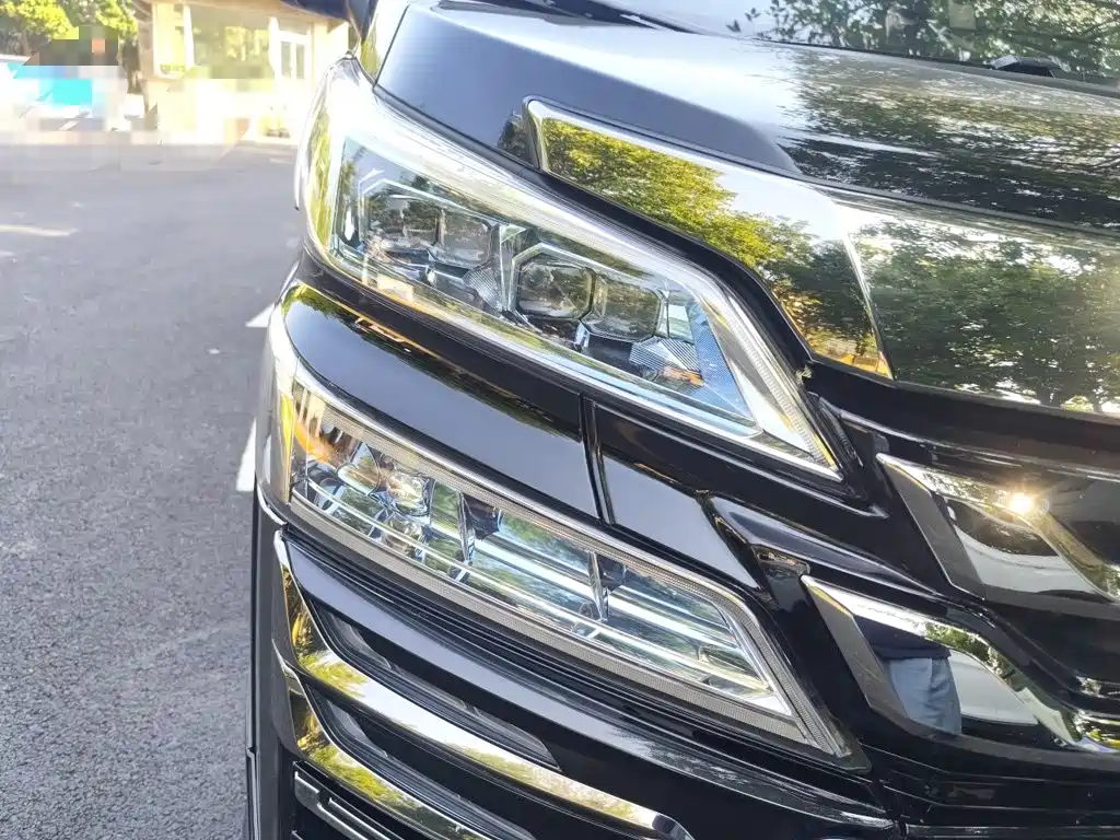 Toyota Vellfire — фото 7