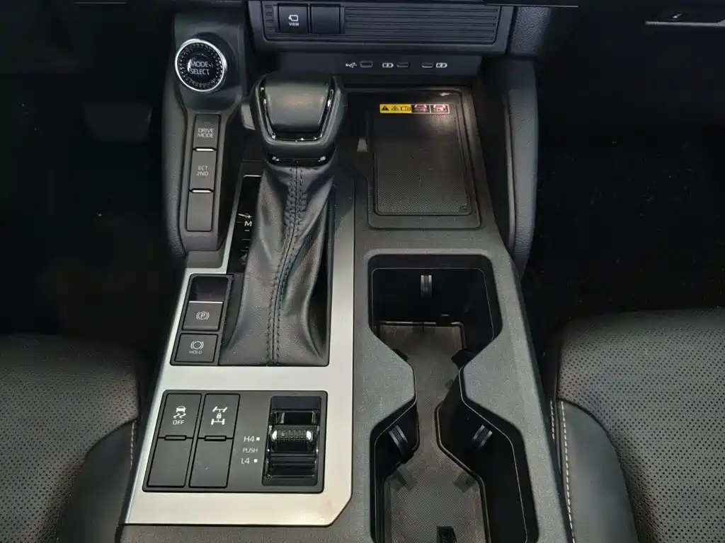 Toyota Prado — фото 11