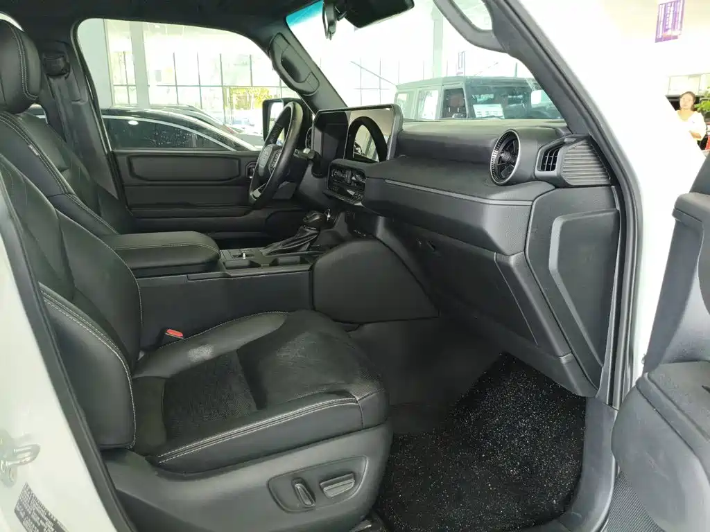 Toyota Prado — фото 13