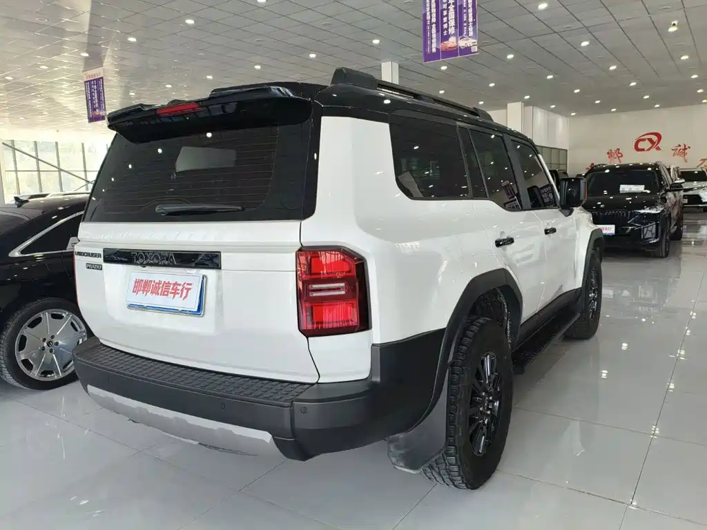 Toyota Prado — фото 4