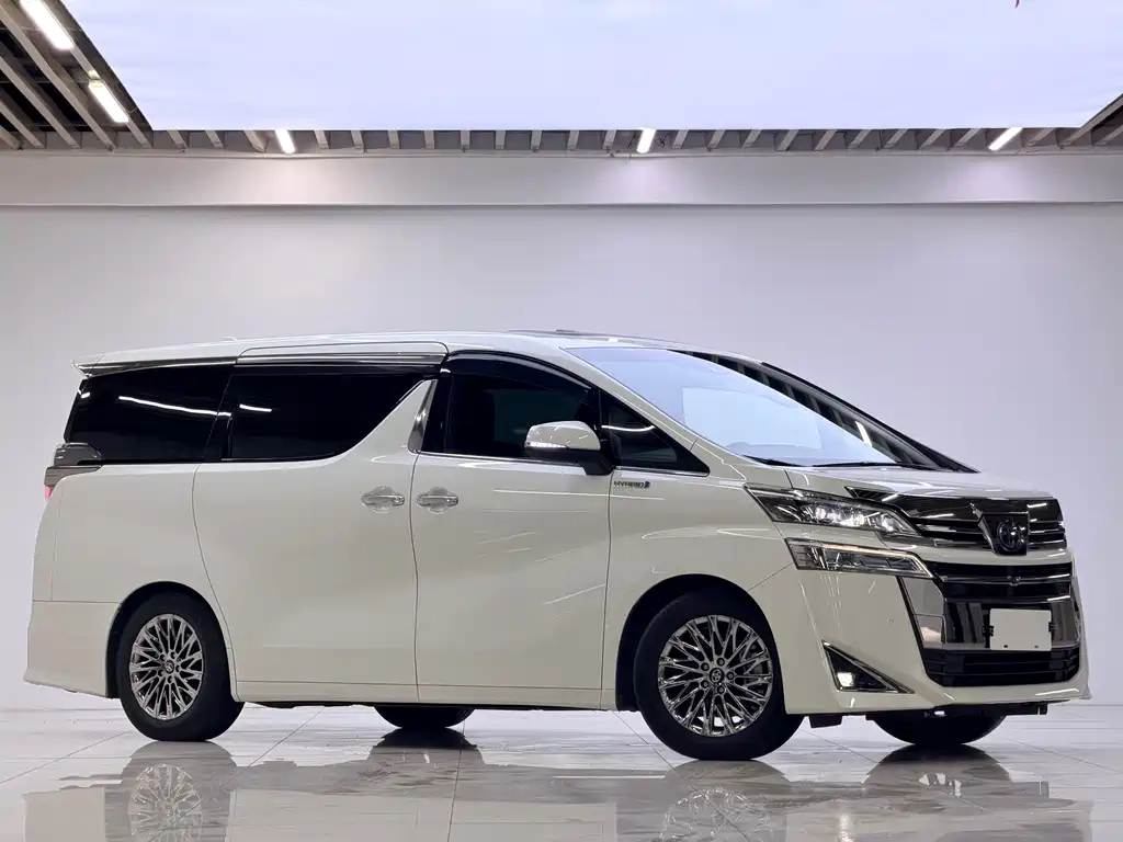 Toyota Vellfire — фото 3