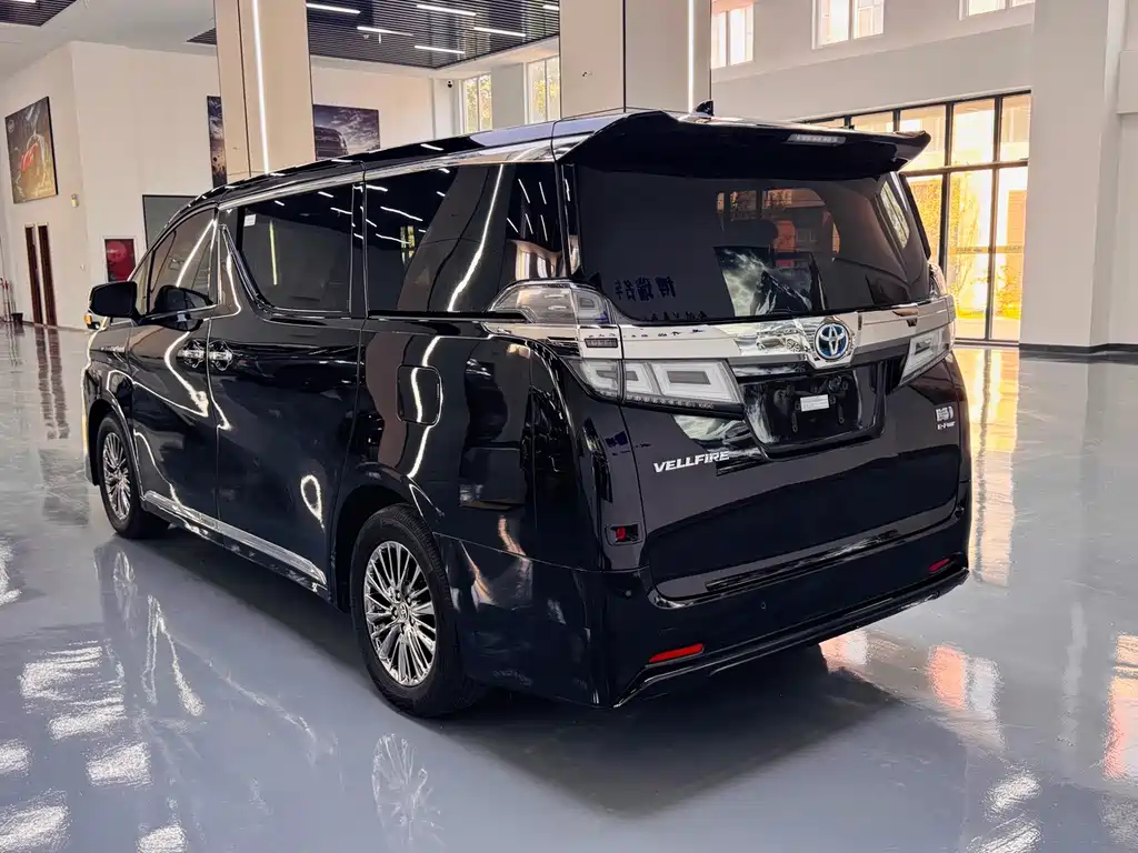 Toyota Vellfire — фото 7