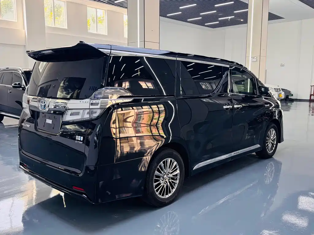 Toyota Vellfire — фото 8