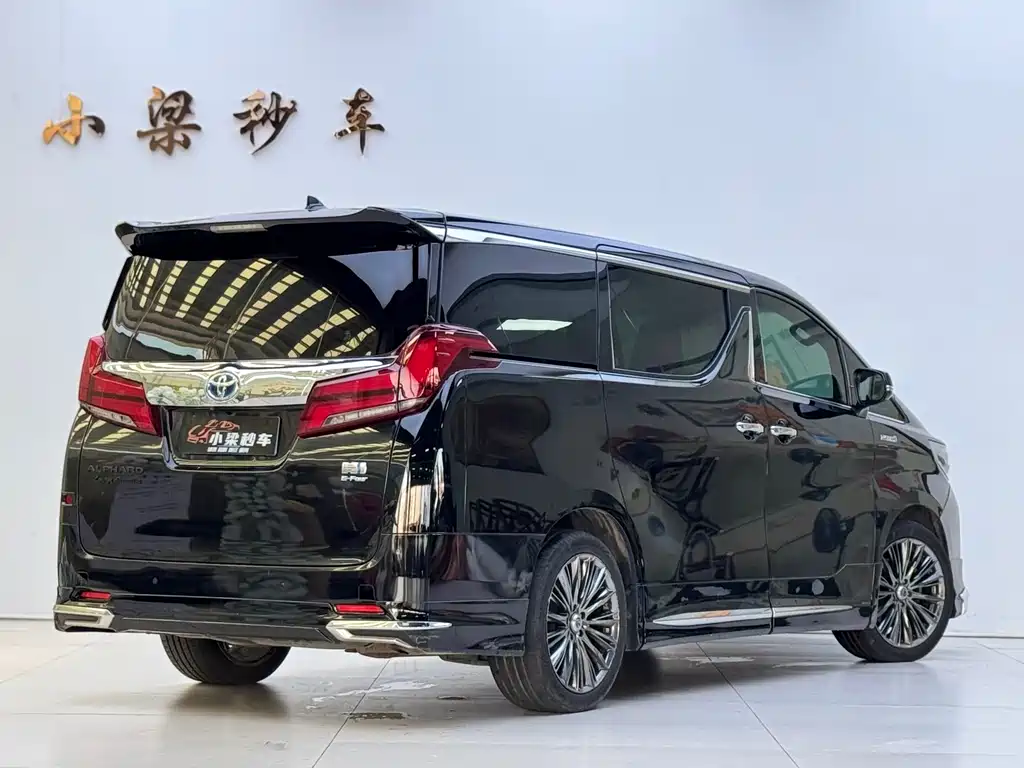 Toyota Vellfire — фото 3