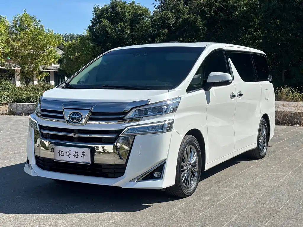 Toyota Vellfire — фото 2