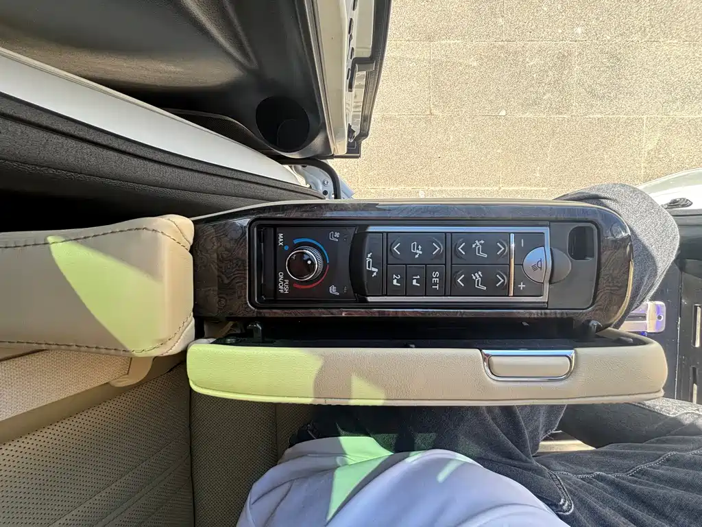 Toyota Vellfire — фото 13