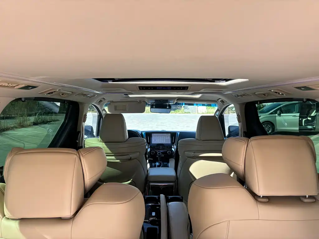 Toyota Vellfire — фото 15