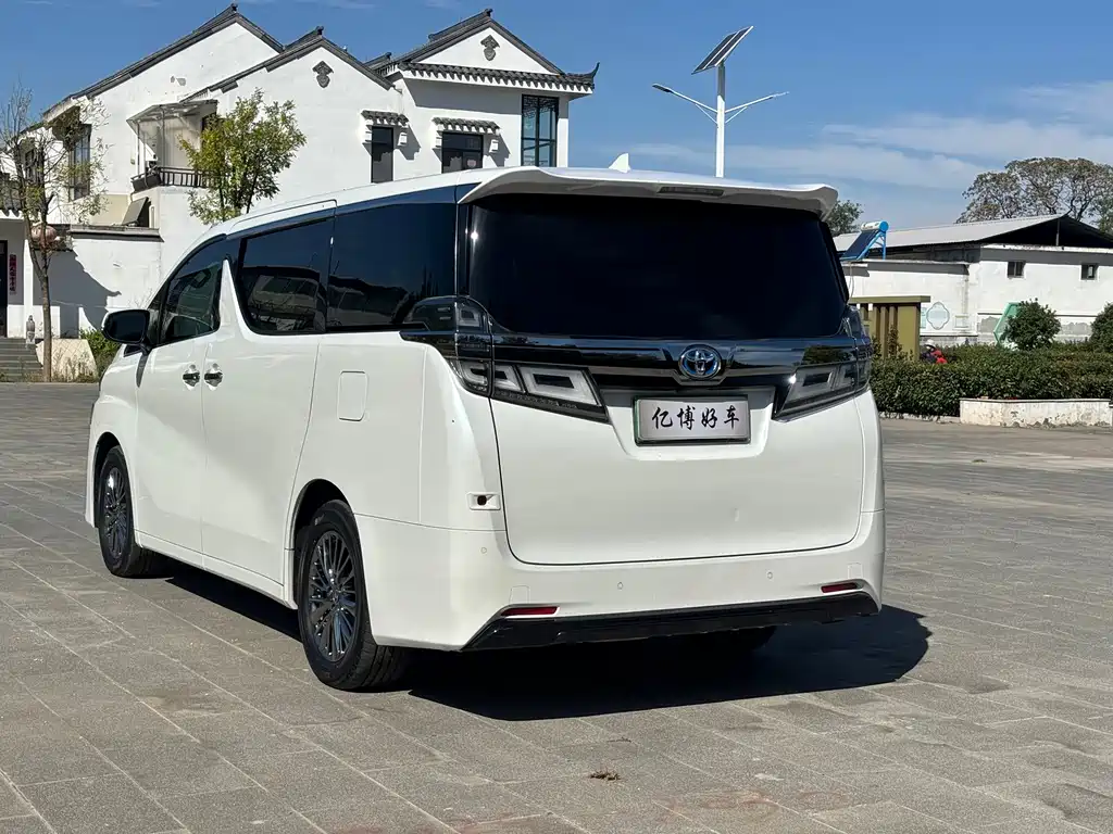 Toyota Vellfire — фото 17