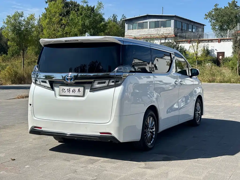 Toyota Vellfire — фото 18