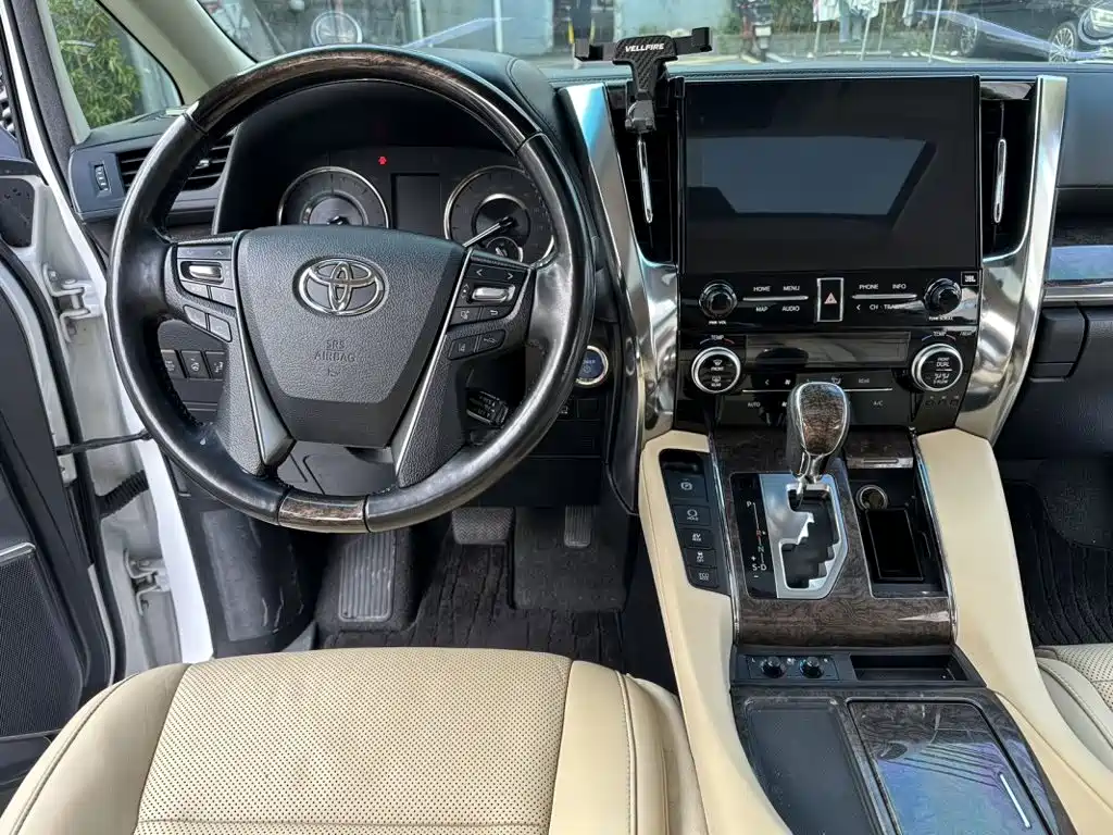 Toyota Vellfire — фото 13