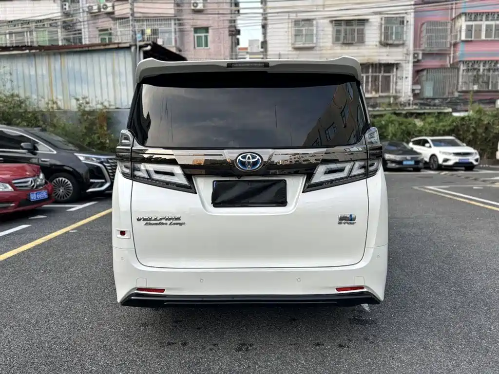 Toyota Vellfire — фото 5