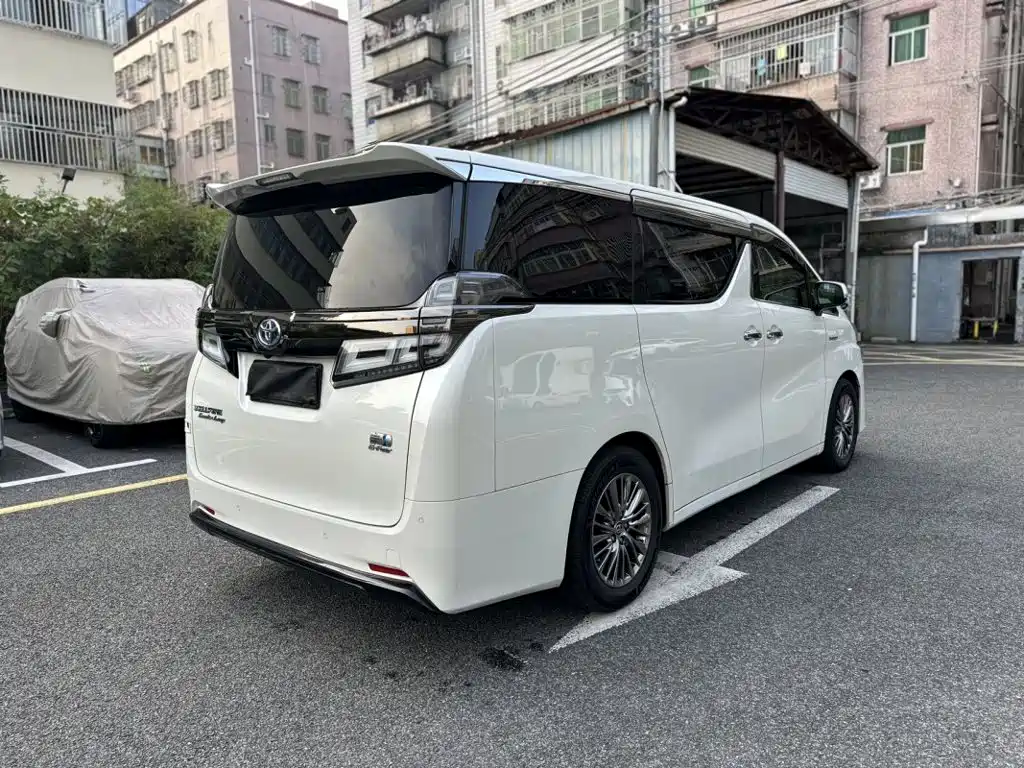 Toyota Vellfire — фото 7