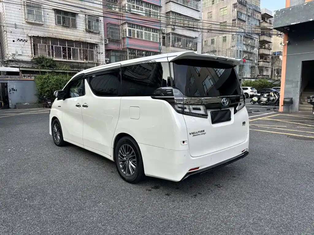 Toyota Vellfire — фото 8