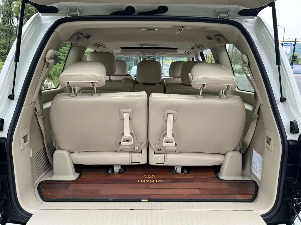 Toyota Land Cruiser — фото 18