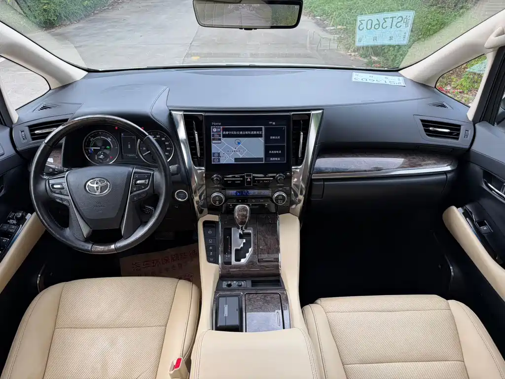 Toyota Alphard — фото 20