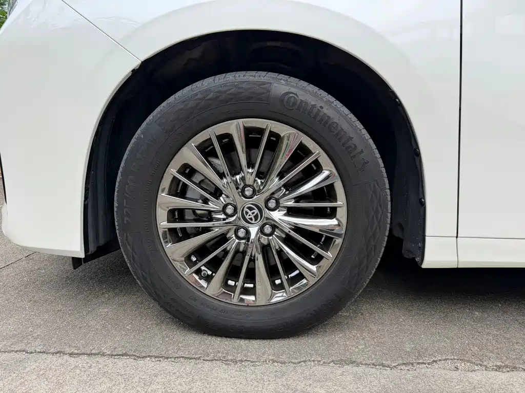 Toyota Alphard — фото 8