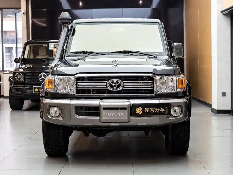 Toyota Land Cruiser — фото 2