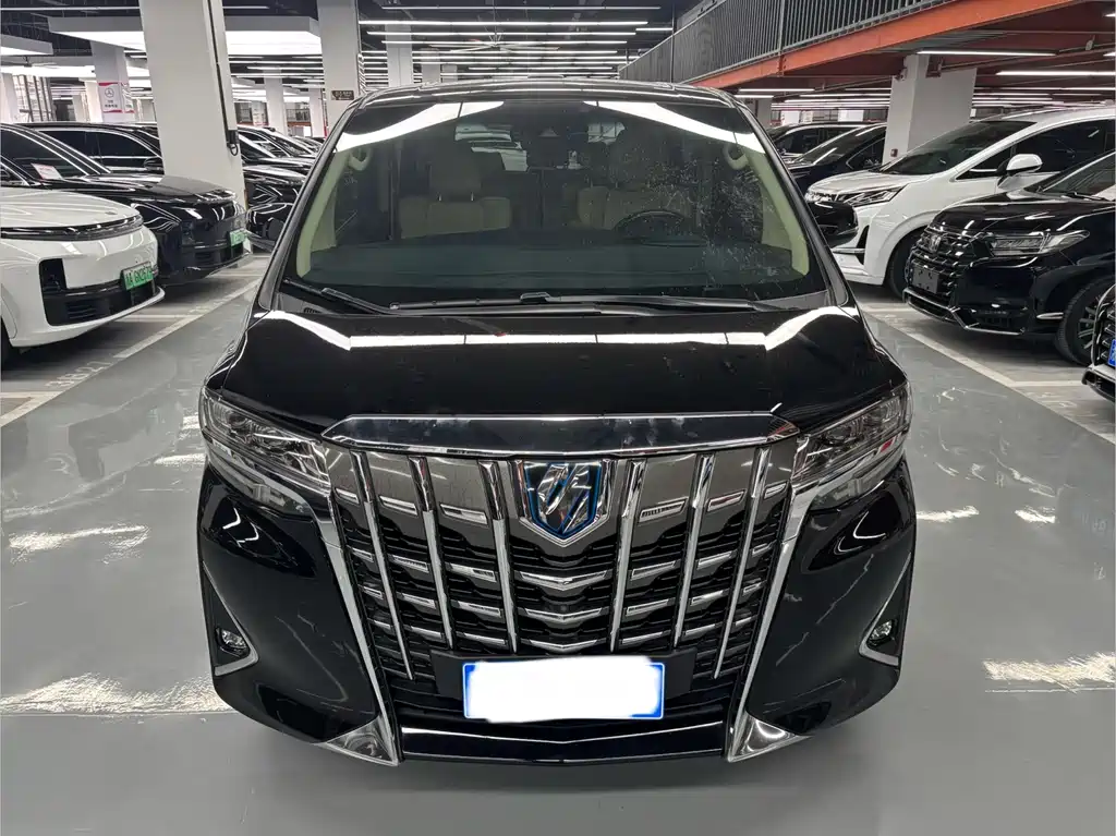 Toyota Alphard — фото 2