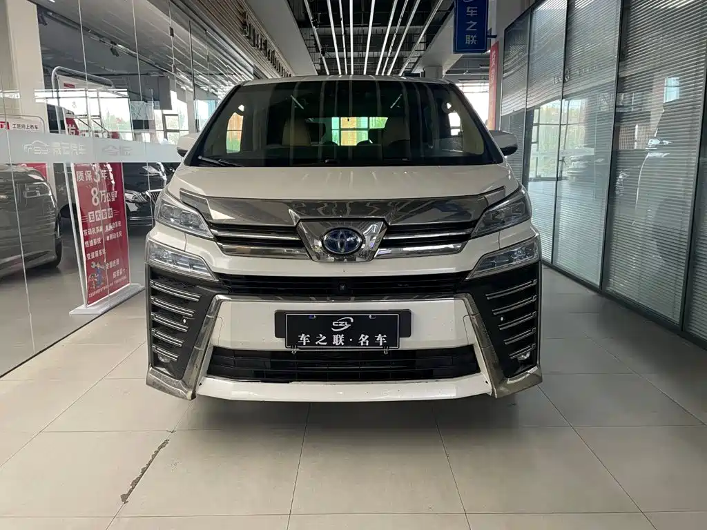 Toyota Vellfire — фото 2