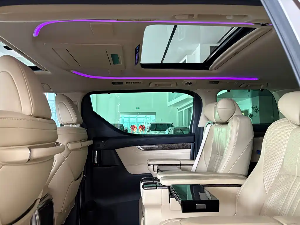 Toyota Vellfire — фото 13
