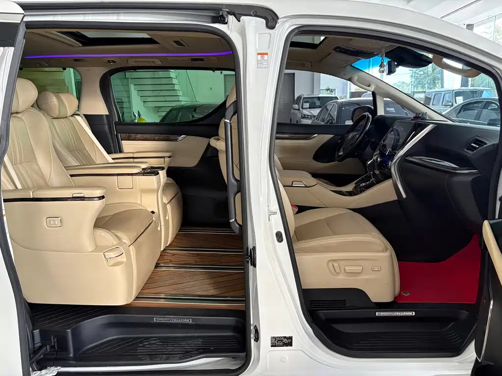 Toyota Vellfire — фото 21