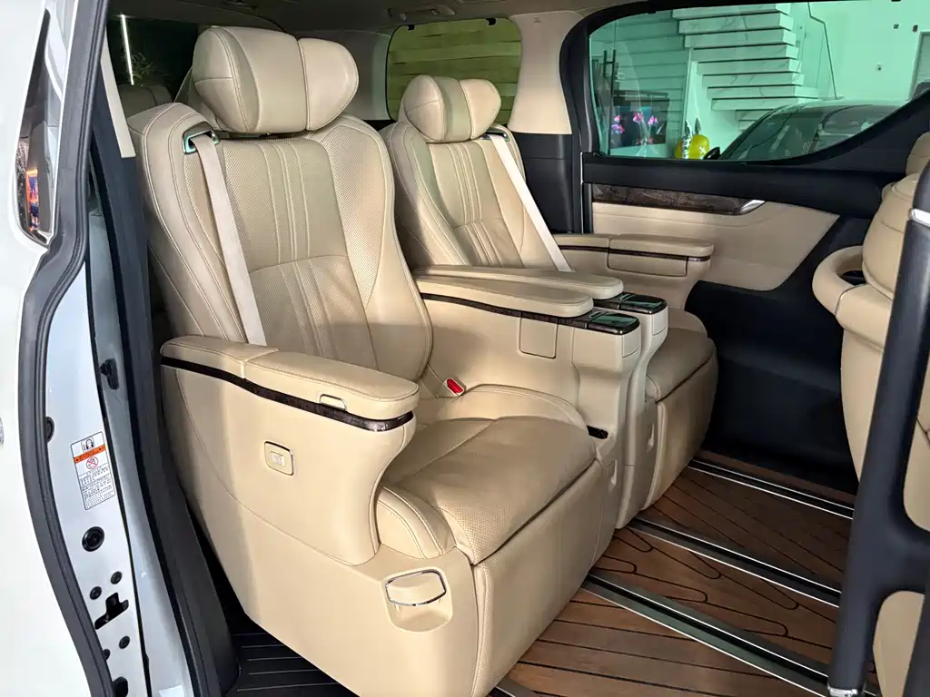 Toyota Vellfire — фото 22