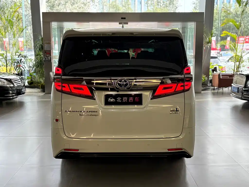Toyota Vellfire — фото 23