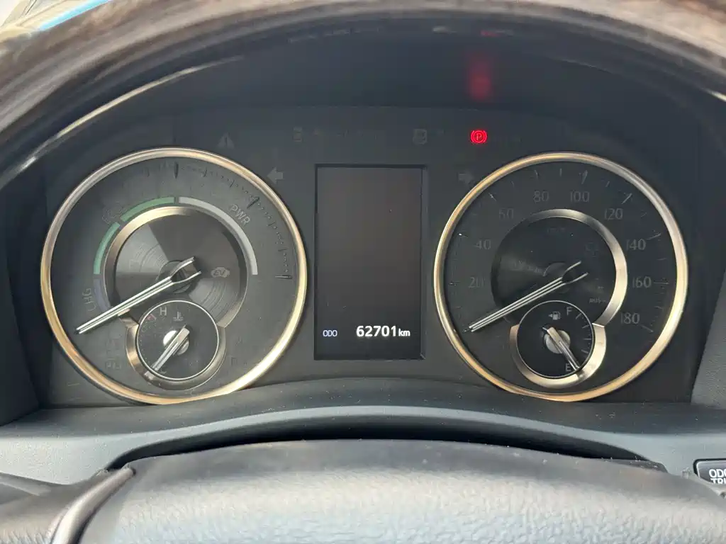 Toyota Alphard — фото 14