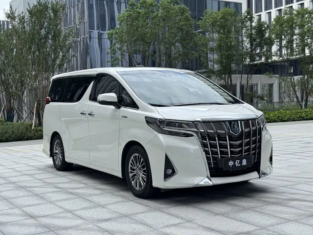 Toyota Alphard — фото 3