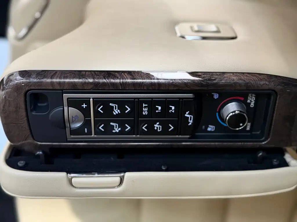 Toyota Vellfire — фото 13