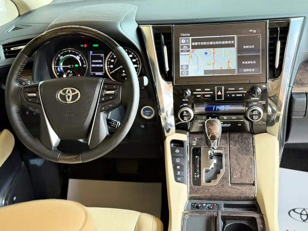 Toyota Vellfire — фото 15
