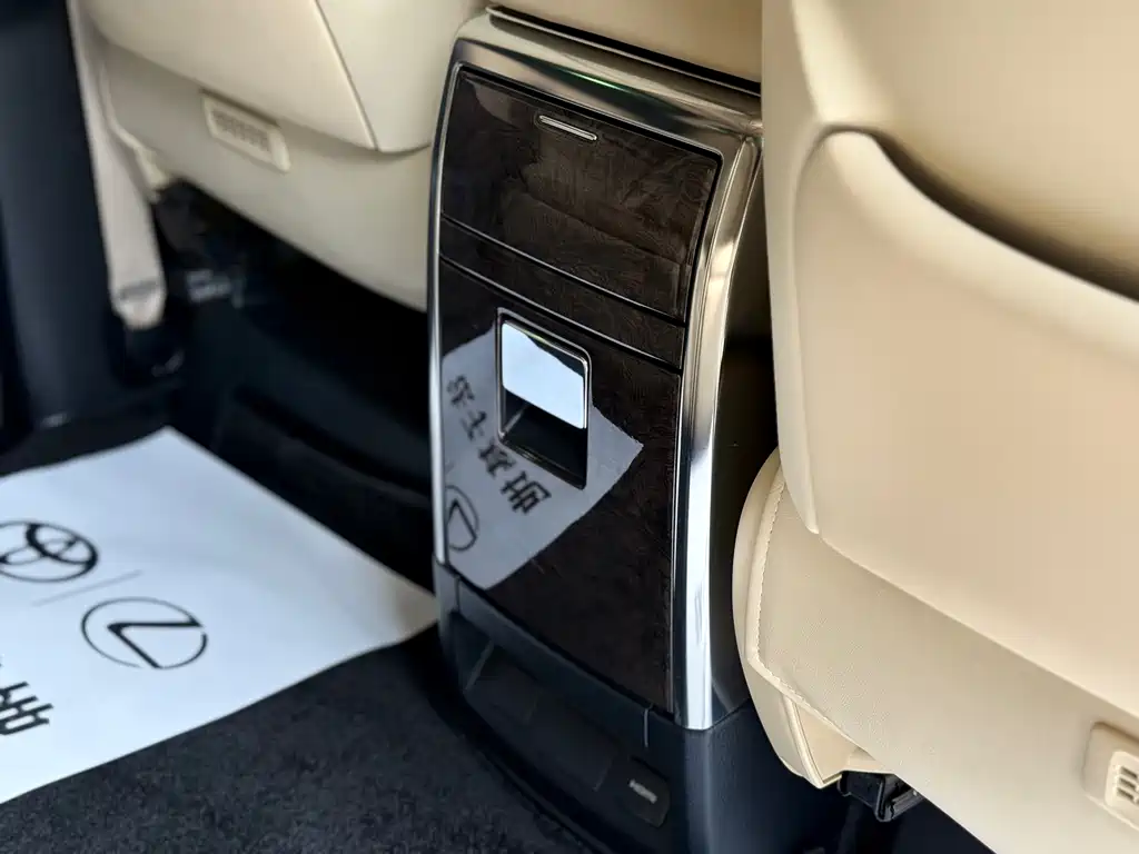 Toyota Vellfire — фото 17