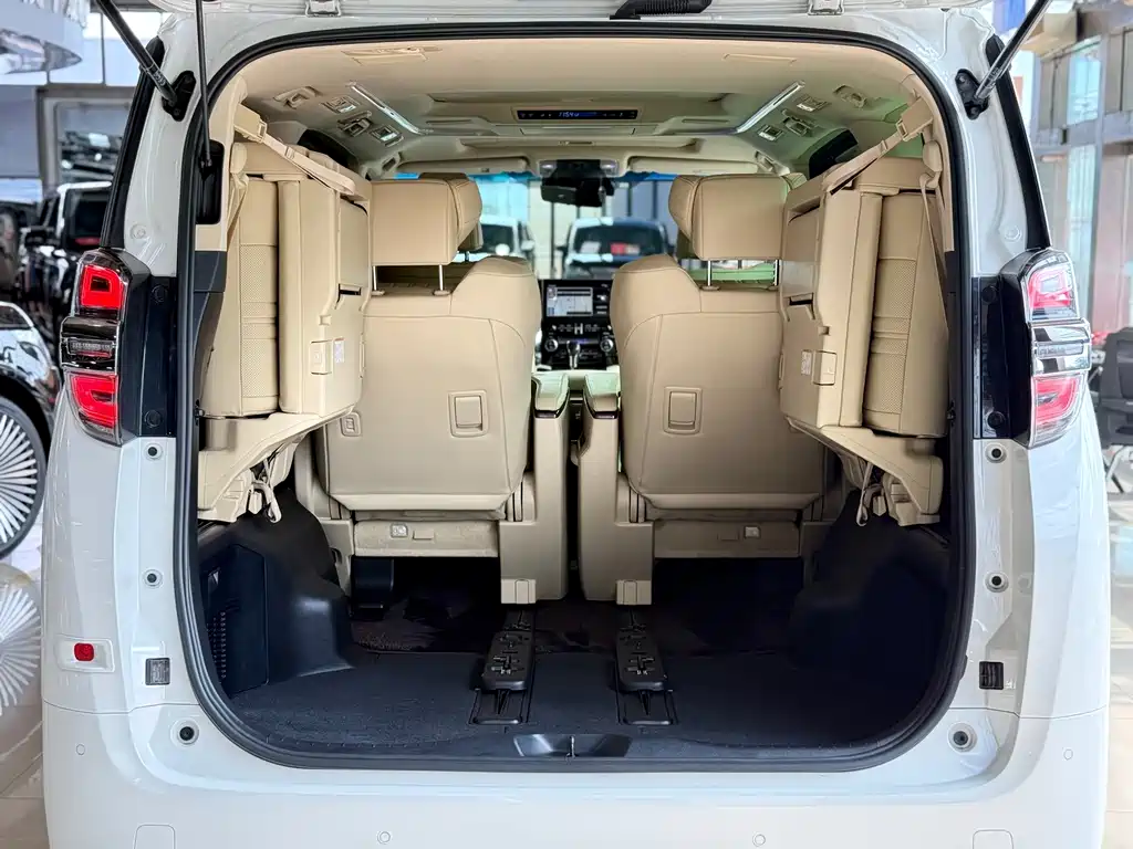 Toyota Vellfire — фото 20