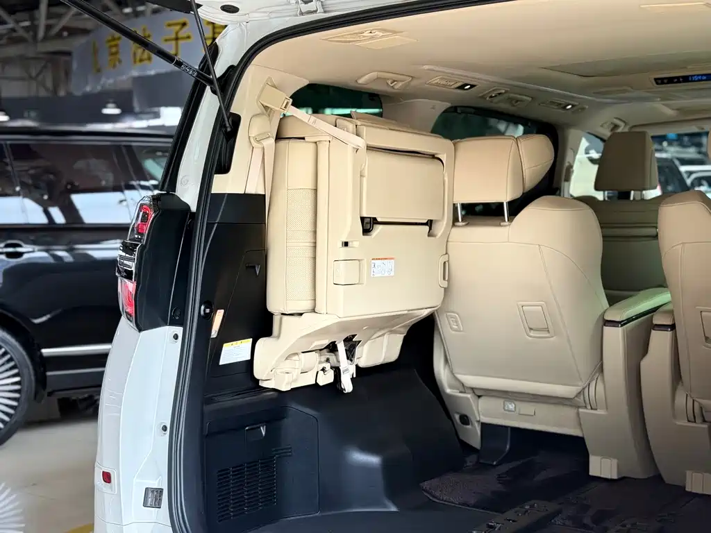 Toyota Vellfire — фото 21