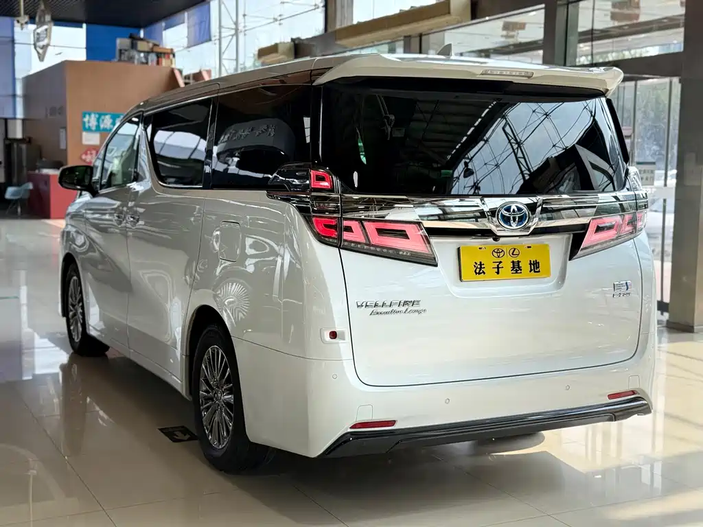 Toyota Vellfire — фото 23