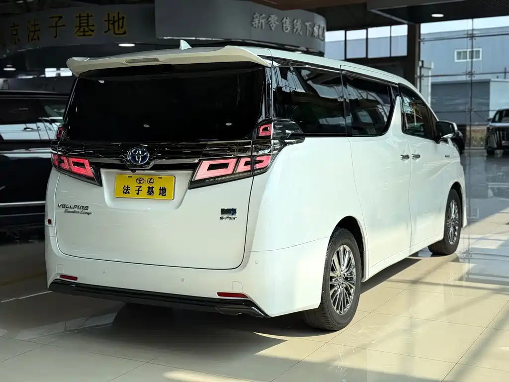 Toyota Vellfire — фото 25