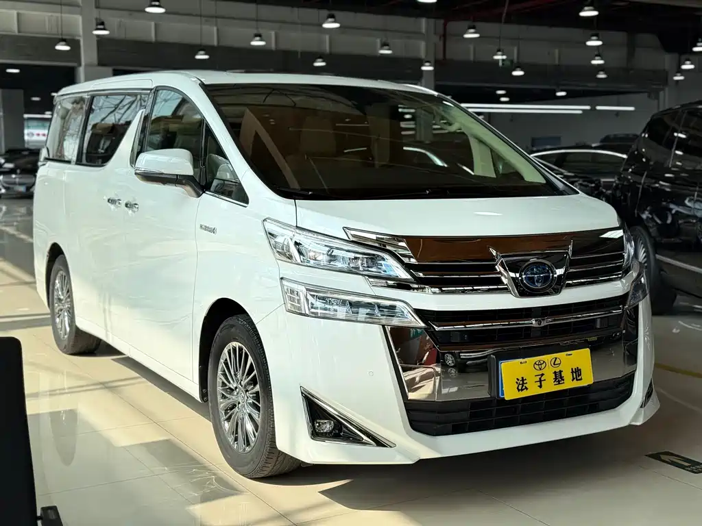 Toyota Vellfire — фото 4