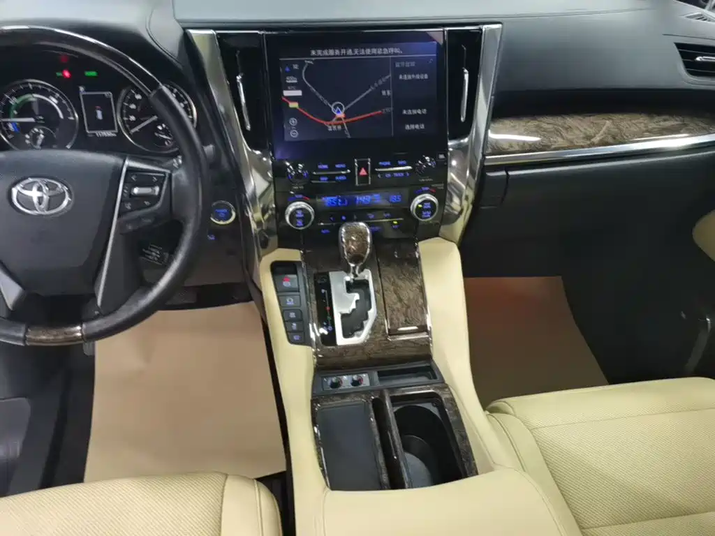 Toyota Vellfire — фото 14