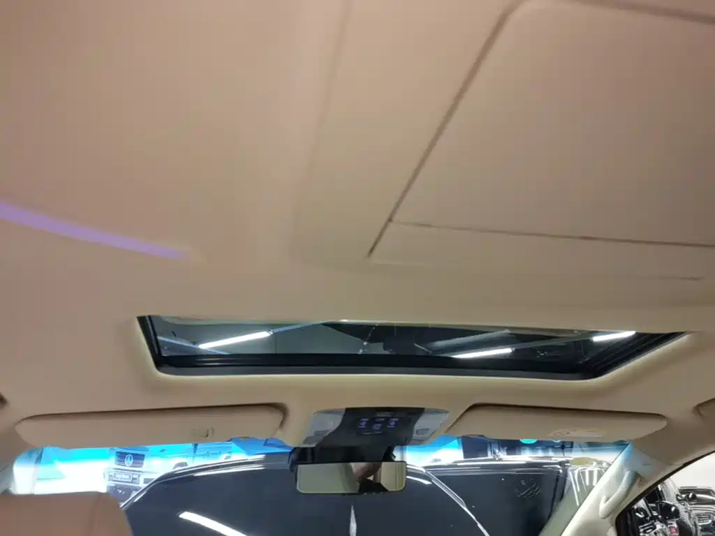 Toyota Vellfire — фото 18