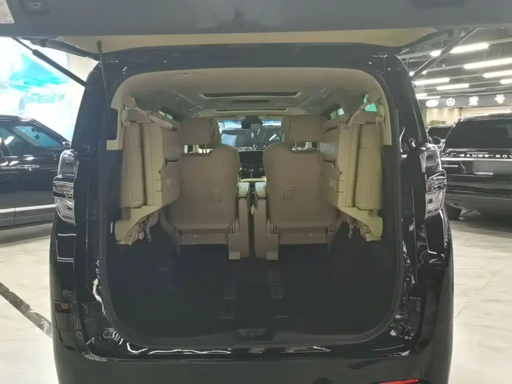 Toyota Vellfire — фото 19