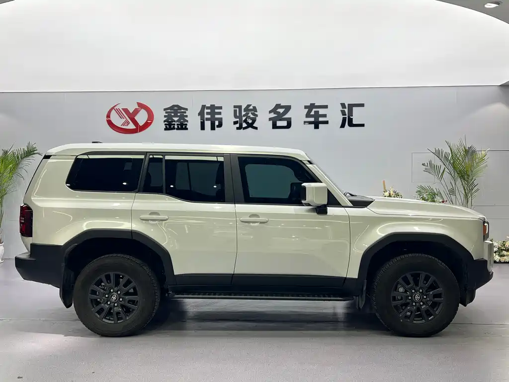 Toyota Prado — фото 5
