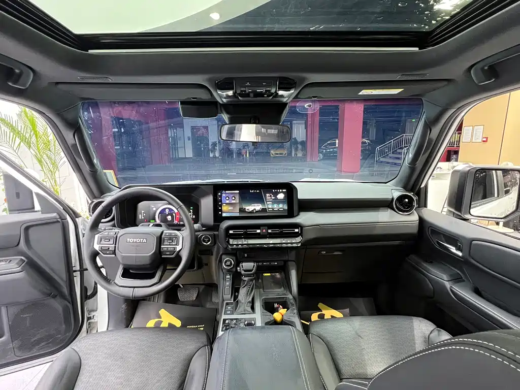 Toyota Prado — фото 10