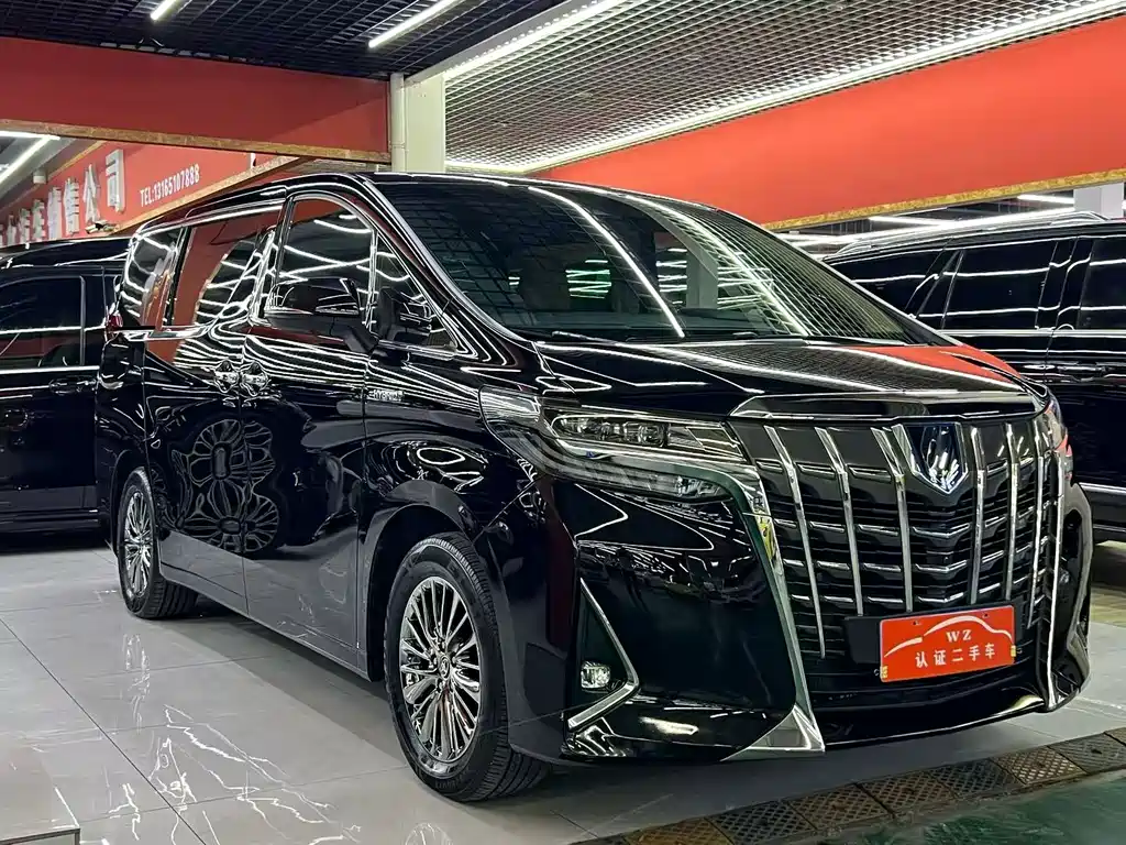 Toyota Alphard — фото 2