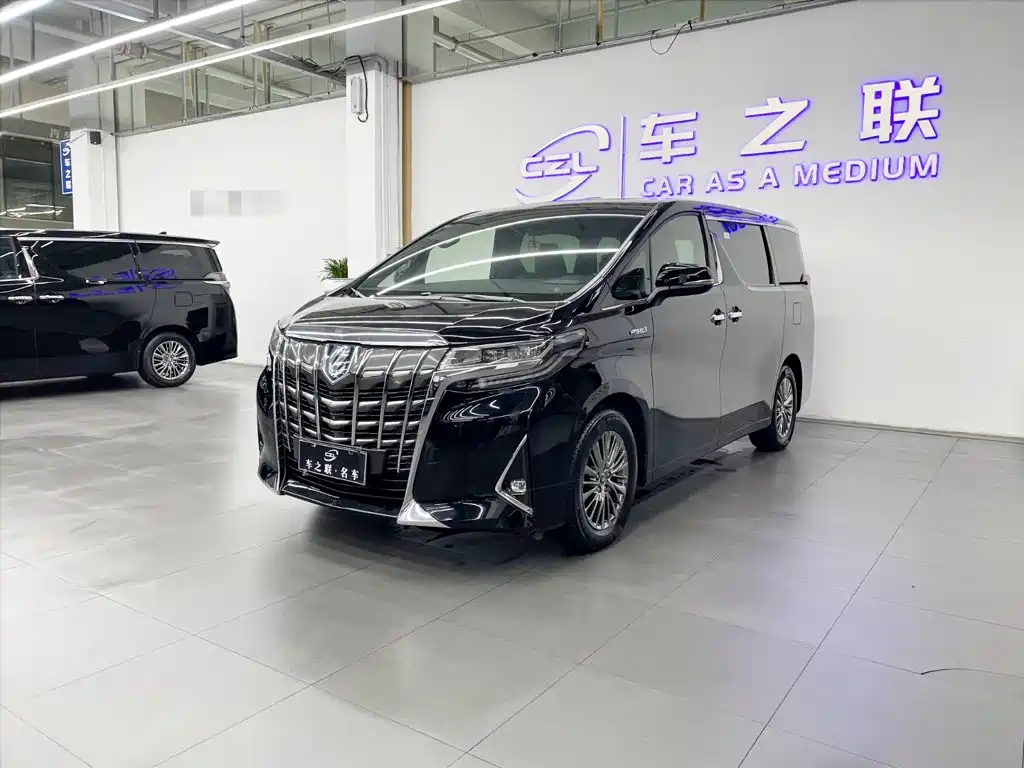 Toyota Alphard — фото 3