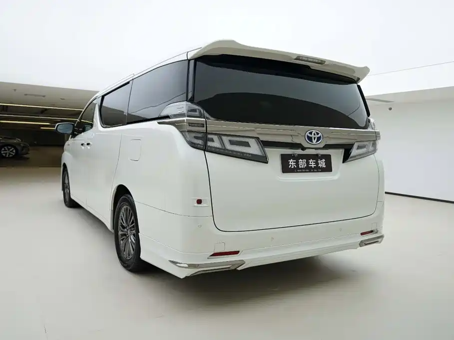 Toyota Vellfire — фото 4
